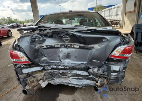 2015 Nissan Altima 2.5 из США, поврежденный, VIN 1N4AL3AP6FN915817
